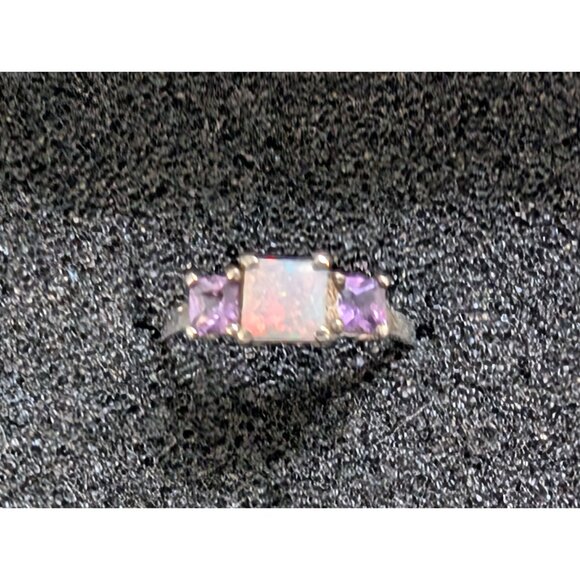 Sterling Silver Ring With Opal Center Stone & Amethyst Side Stones Size 8.5 - Picture 1 of 4